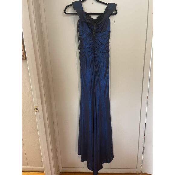 La Femme Ruched Navy Blue Off The Shoulder Metallic Shimmer Jersey Gown 10 NWOT - Picture 3 of 7
